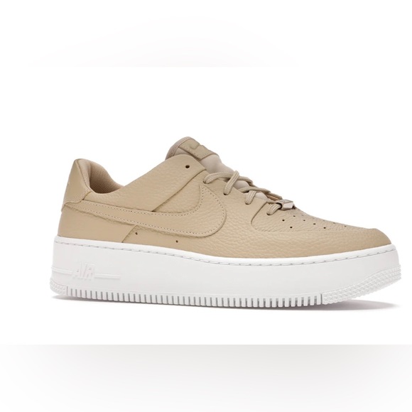 Nike Air Force - Picture 1 of 2